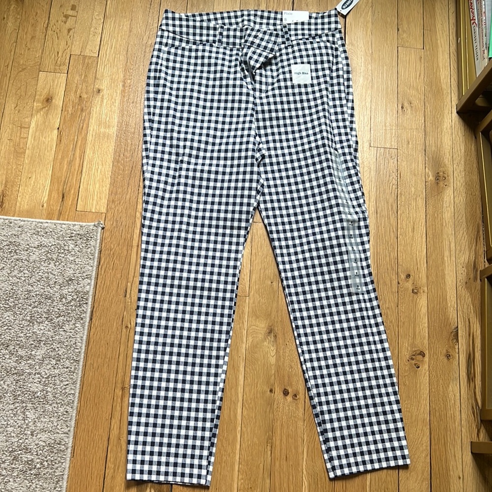 Old Navy & White Gingham Straight Leg Pants pixie cut